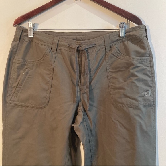 THE NORTH FACE Sz 12 Khaki Convertible Hiking Pants with Many Pockets - Picture 2 of 16